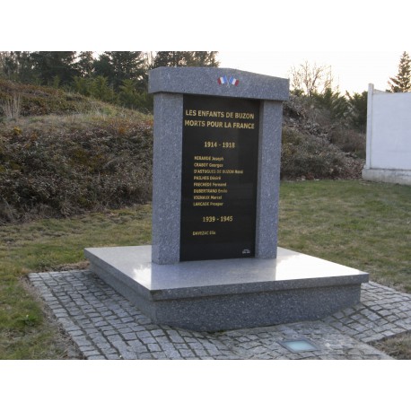 MONUMENT AUX MORTS