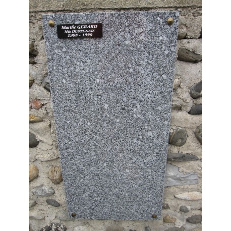 STELE COMMÉMORATIVE POUR ESPACE DISPERSION